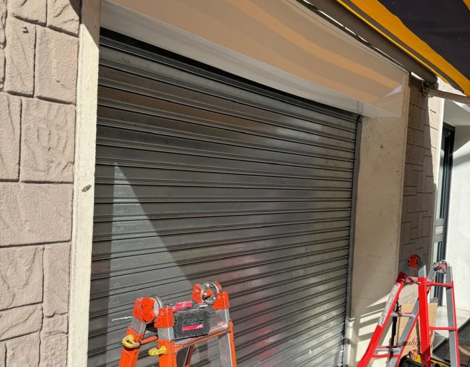 Donde puedo encontrar buenos precios para la reparacion de puertas de garaje enrollables Barcelona 960x750 - ¿Dónde puedo encontrar buenos precios para la reparación de puertas de garaje enrollables en Barcelona?