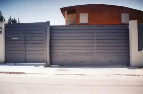 reparacion Correderas 1 - Reparaci&oacute;n de Puertas de Garaje en Arganzuela Madrid
