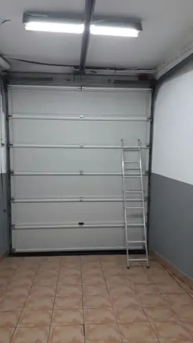 reparacion Seccionales 1 - Reparaci&oacute;n de Puertas de Garaje en Arganzuela Madrid