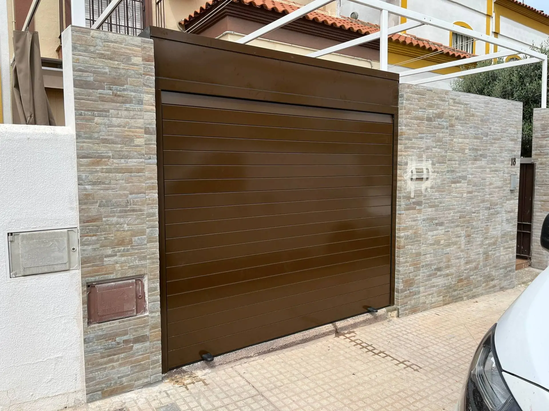 Que tipo de mantenimiento necesitan las puertas de garaje enrollables en Madrid - &iquest;Qu&eacute; tipo de mantenimiento necesitan las puertas de garaje enrollables en Madrid?